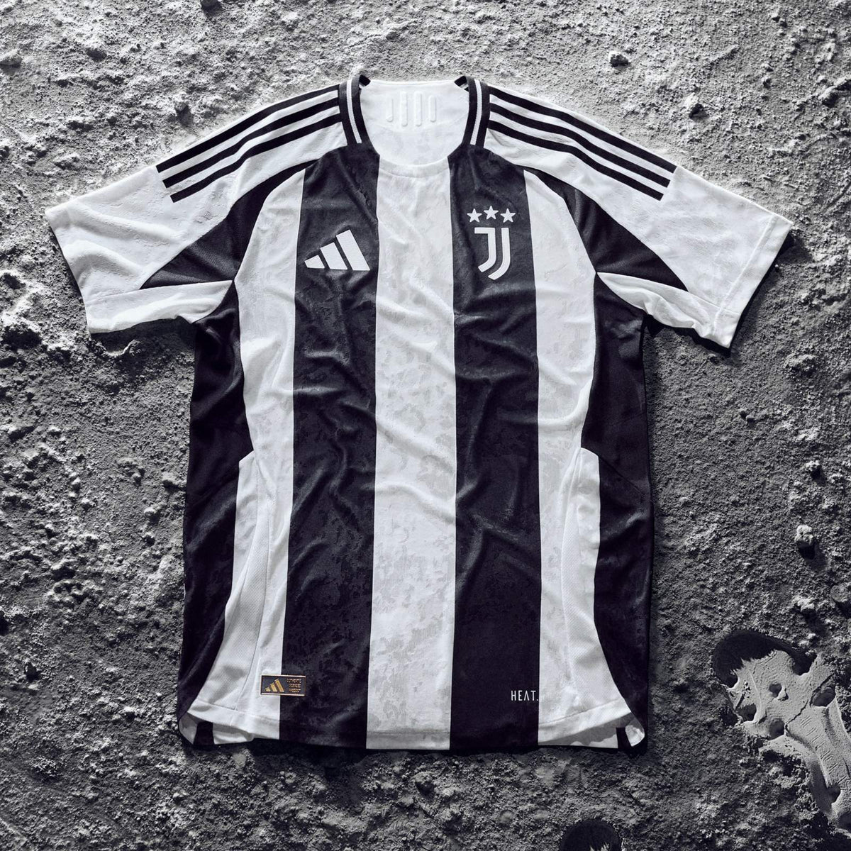 JUVENTUS 24/25 HOME JERSEY