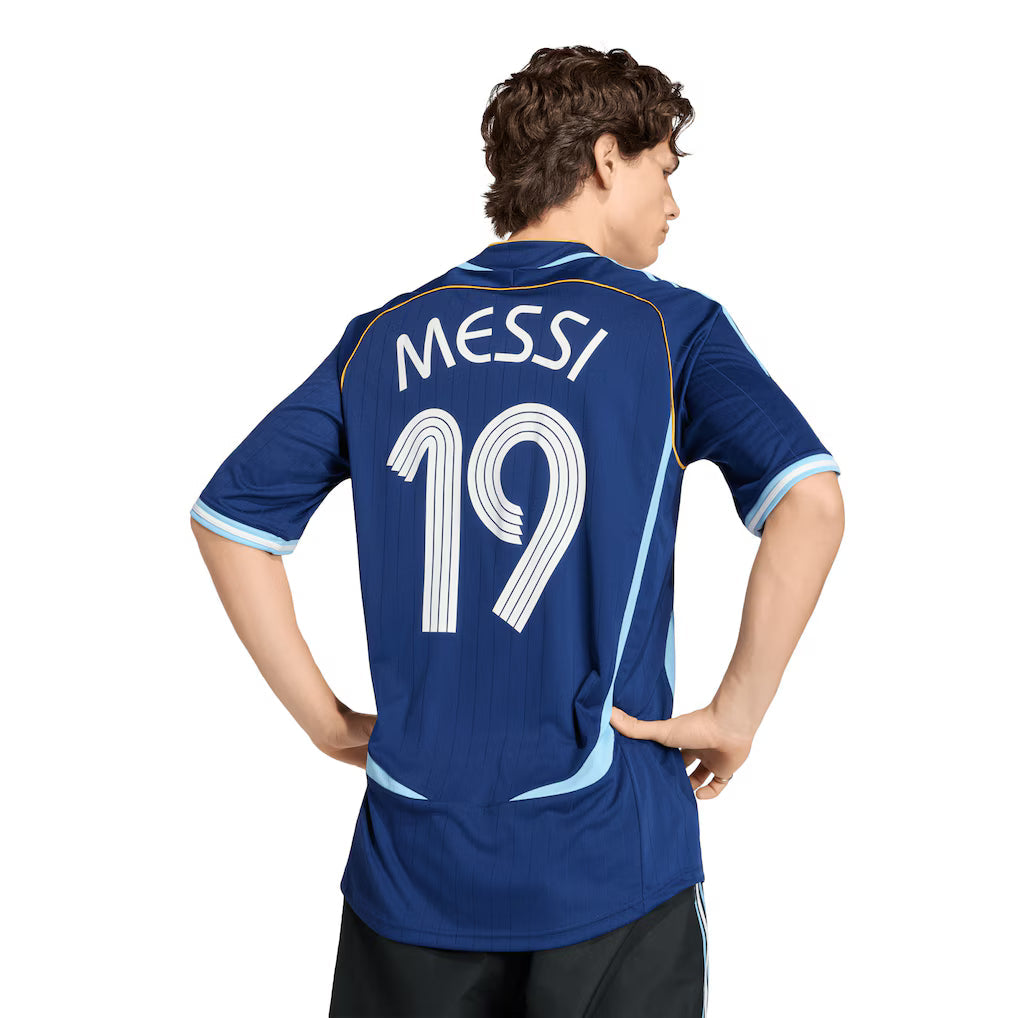 ARGENTINA 06 RETRO AWAY JERSEY MESSI #19