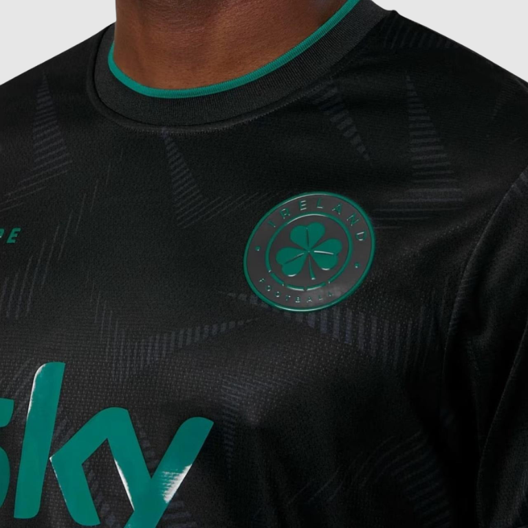 IRELAND 26/27 THIRD JERSEY