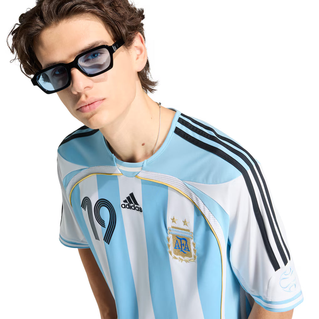 ARGENTINA 06 RETRO HOME JERSEY MESSI #19