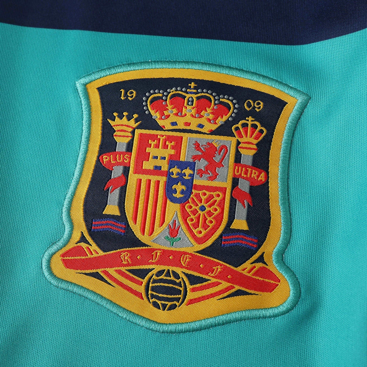SPAIN 10 RETRO GOALKEEPER JERSEY