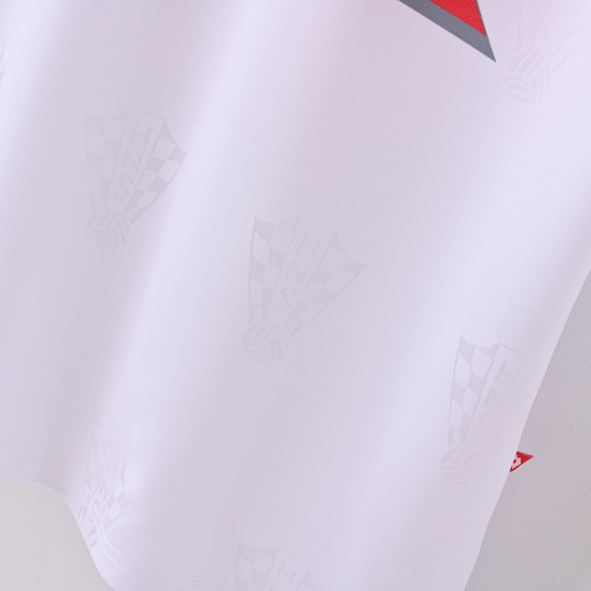CROATIA 98 RETRO HOME JERSEY