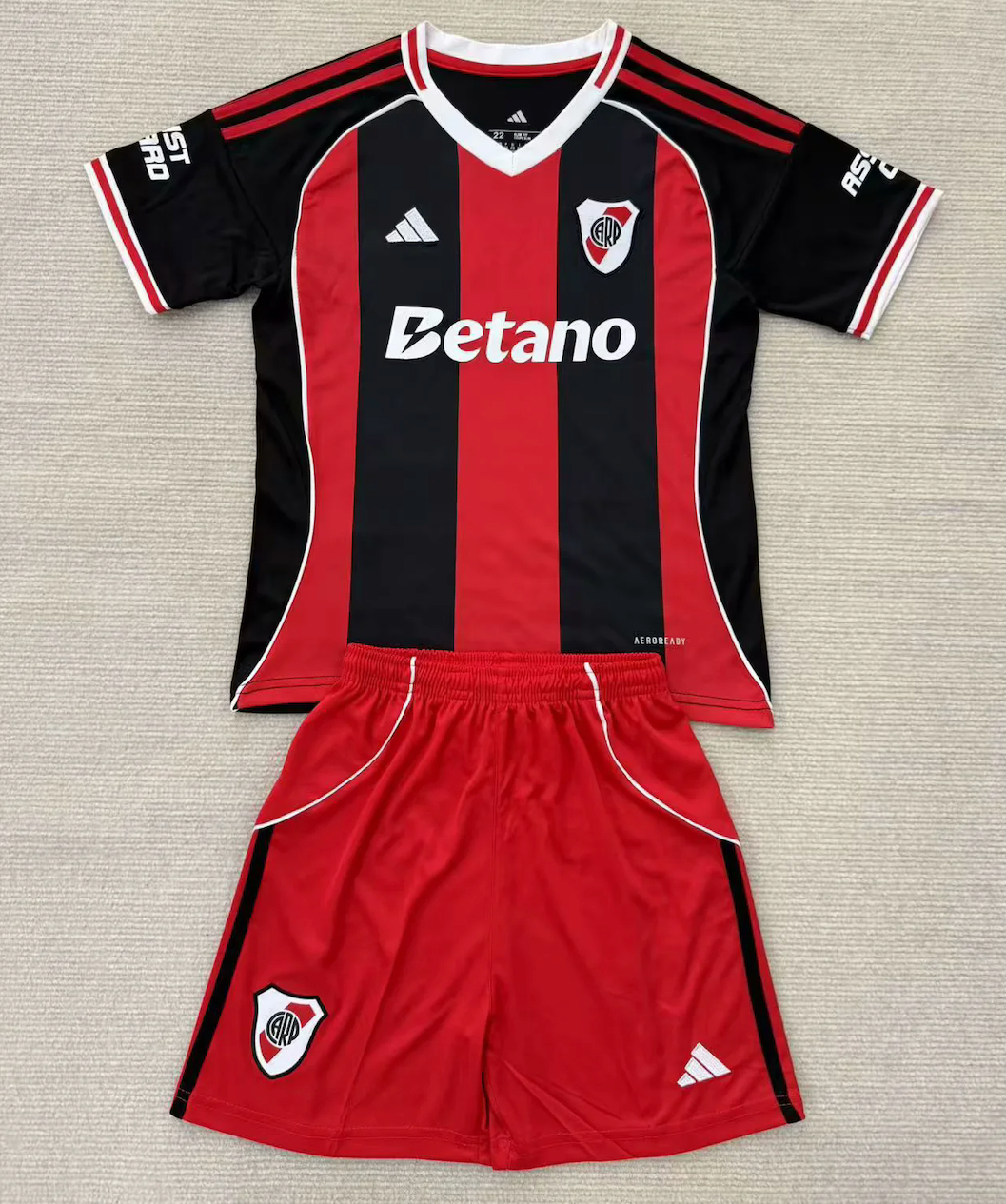 RIVER PLATE 25/26 AWAY KIDS KIT