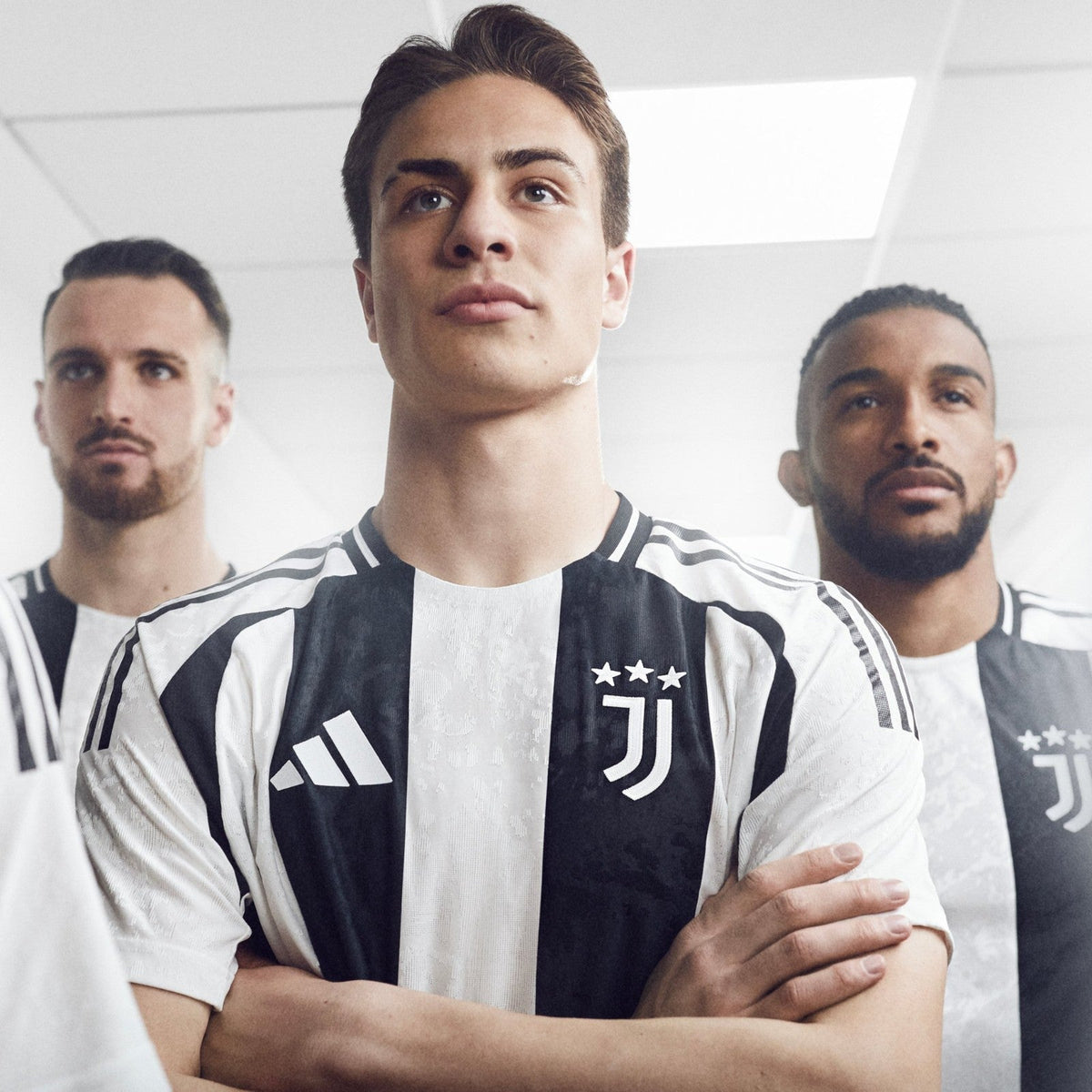 JUVENTUS 24/25 HOME JERSEY