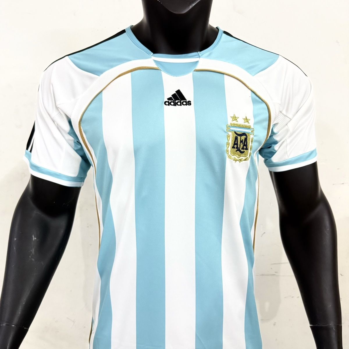 ARGENTINA 06 RETRO HOME JERSEY MESSI #19