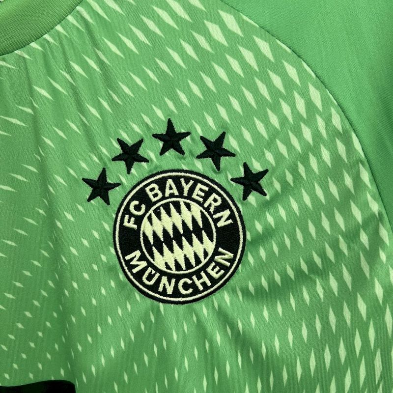 BAYERN MUNICH 25/26 GOALKEEPER II JERSEY