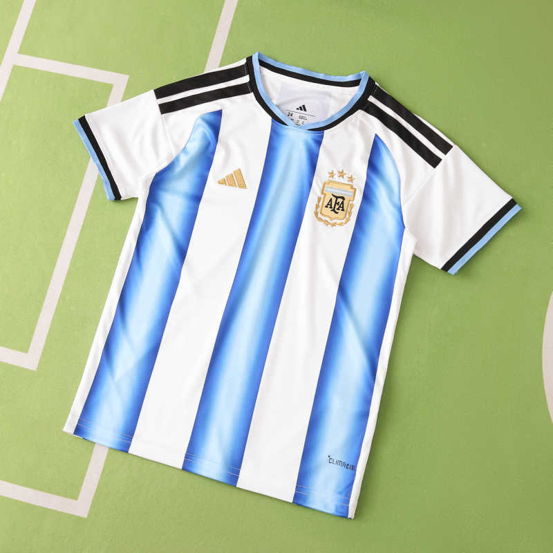 ARGENTINA 26 HOME KIDS WORLD CUP KIT