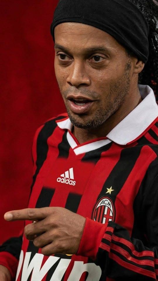 AC MILAN 08/09 RETRO JERSEY RONALDINHO #80